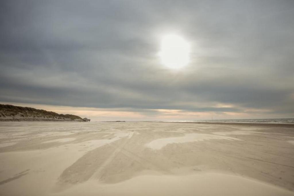 Weidevilla Xxxl Hollum  Buitenkant foto