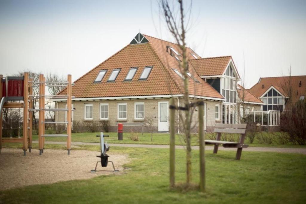 Weidevilla Xxxl Hollum  Buitenkant foto