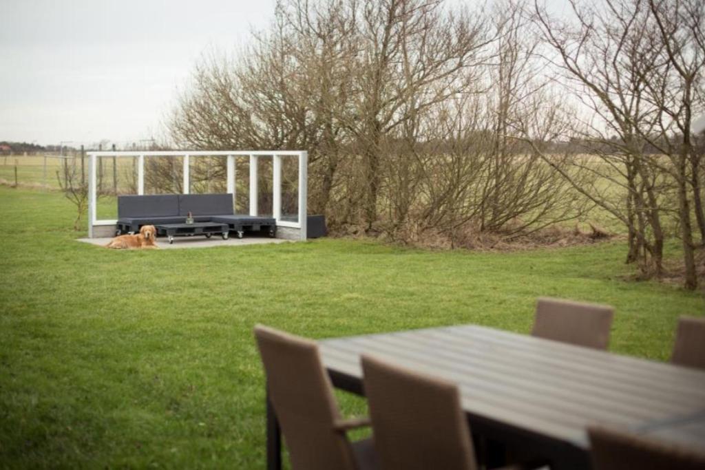Weidevilla Xxxl Hollum  Buitenkant foto