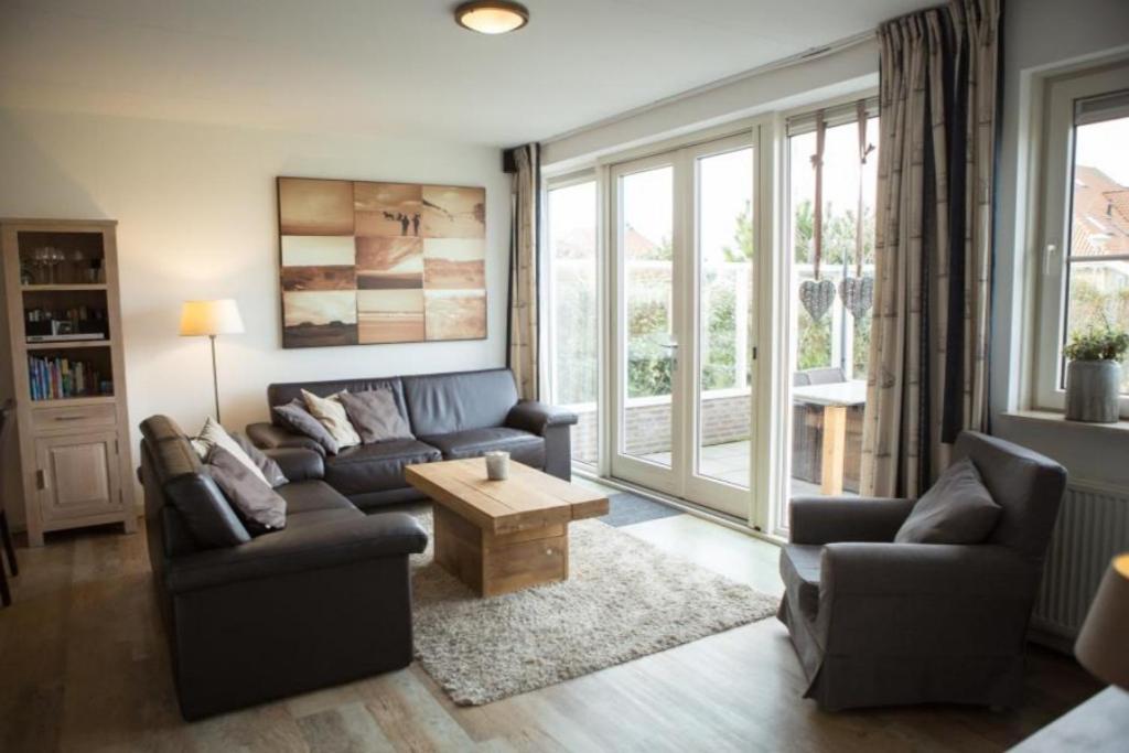 Weidevilla Xxxl Hollum  Buitenkant foto