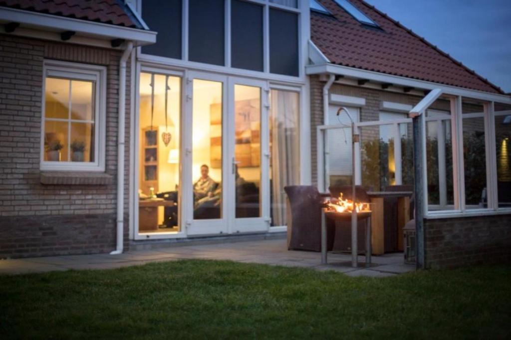 Weidevilla Xxxl Hollum  Buitenkant foto